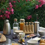 L'antre D'eux Bed & Breakfast 4*