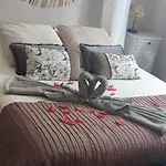 L'antre D'eux Oda ve Kahvaltı 4*