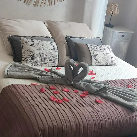 L'antre D'eux Oda ve Kahvaltı 4*